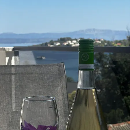 Ornella Apartment Nečujam